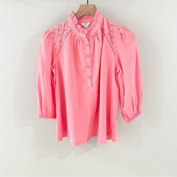 NWT Crown & Ivy Eyelet Trim Blouse Size Small - Picture 2 of 6